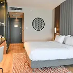 Crowne Plaza By Ihg Отель