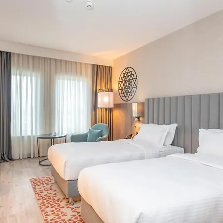 Crowne Plaza By Ihg Szálloda