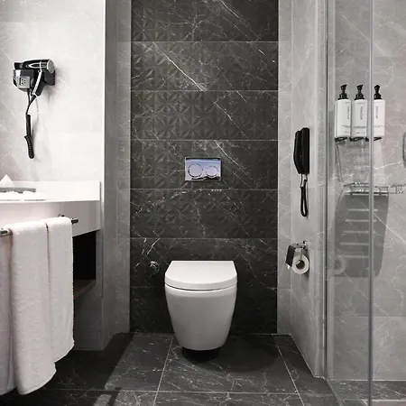 Crowne Plaza By Ihg 5*