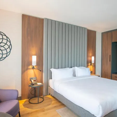 Crowne Plaza By Ihg