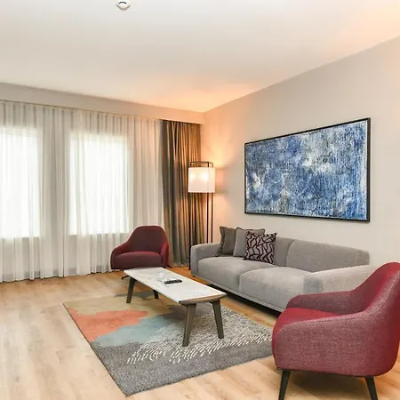 Crowne Plaza By Ihg Hotel