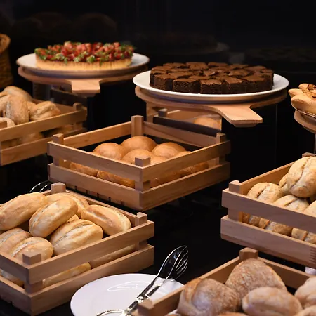 Crowne Plaza By Ihg Hotel 5*