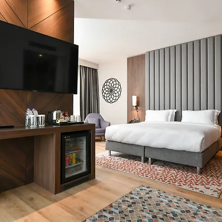 Crowne Plaza By Ihg Hotel 5*