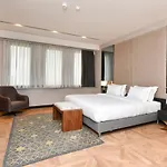 Crowne Plaza By Ihg