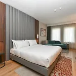 Crowne Plaza By Ihg