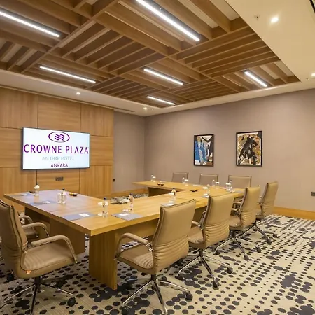 Crowne Plaza By Ihg 5*