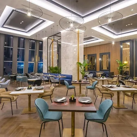 Crowne Plaza By Ihg