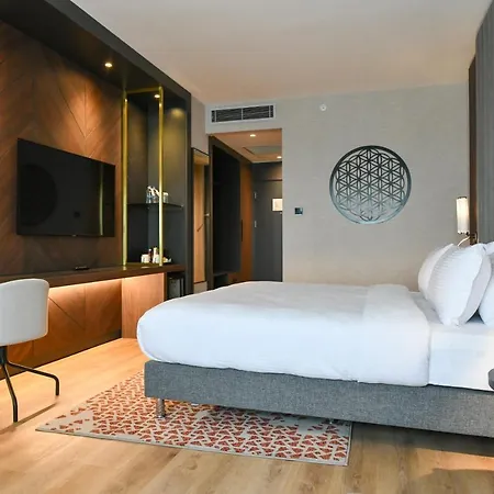 酒店 Crowne Plaza By Ihg 5*