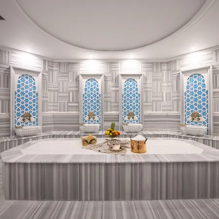 Crowne Plaza By Ihg 5*