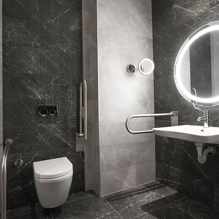 Crowne Plaza By Ihg Отель 5*