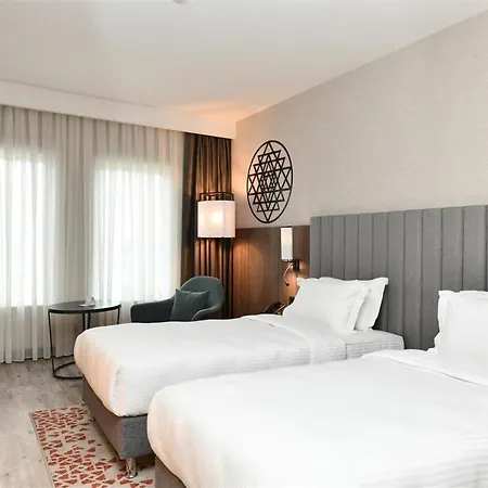 Crowne Plaza By Ihg 5*