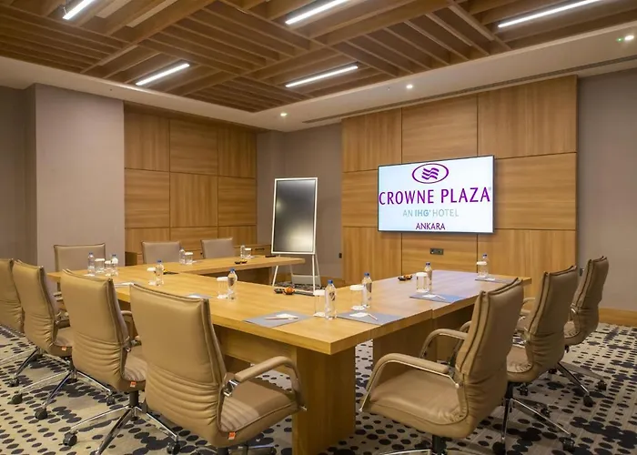 Crowne Plaza By Ihg Szálloda 5*