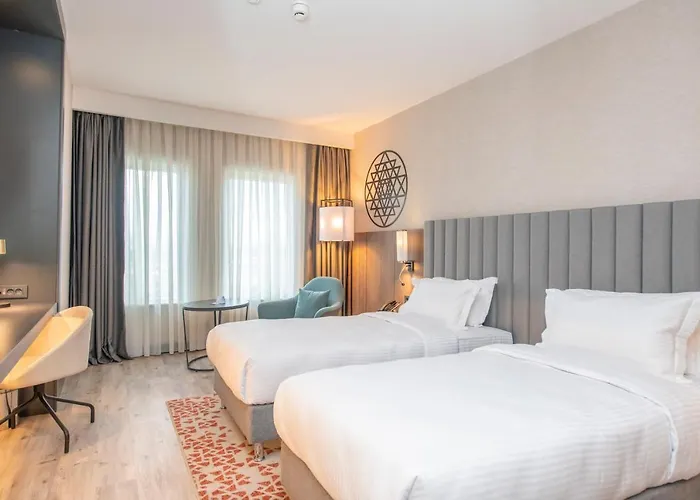 Crowne Plaza By Ihg Szálloda