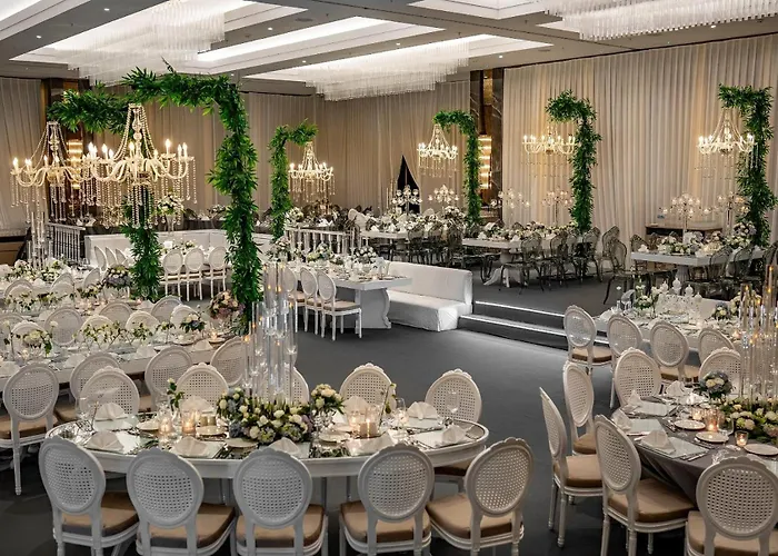 Crowne Plaza By Ihg Szálloda 5*