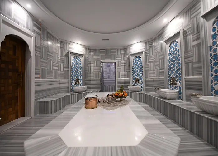 Crowne Plaza By Ihg Hotel 5*