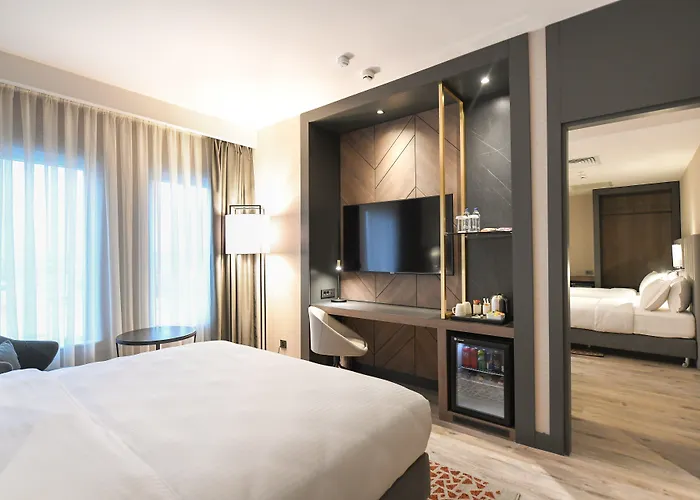 Crowne Plaza By Ihg Szálloda 5*