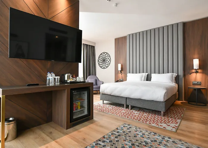 Crowne Plaza By Ihg Otel 5*