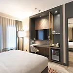 Crowne Plaza By Ihg מלון 5*
