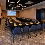מלון Crowne Plaza By Ihg 5*