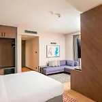 Crowne Plaza By Ihg ホテル