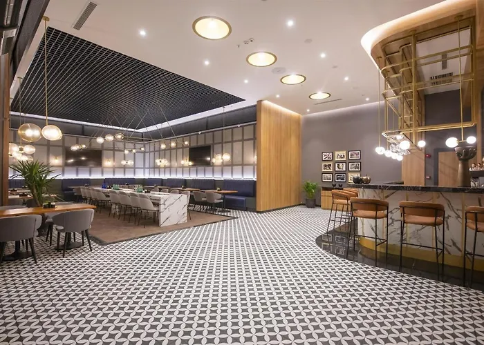 Crowne Plaza By Ihg Hotell 5*