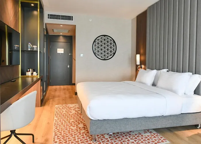 Crowne Plaza By Ihg Hotell