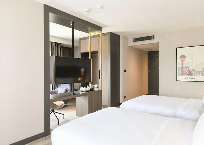 Crowne Plaza By Ihg 5*